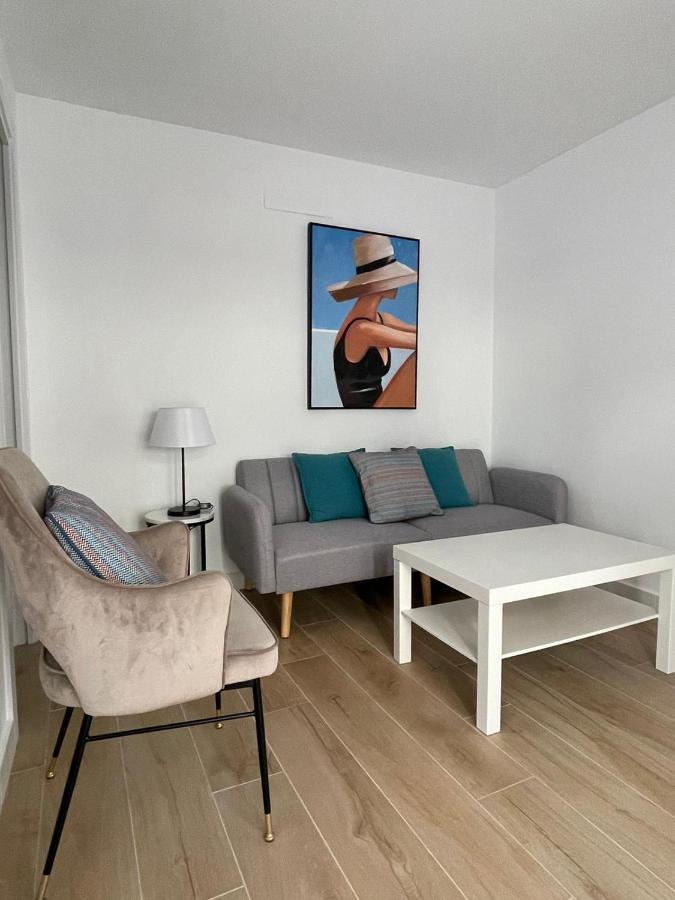 Apartamentos La Hormiga Deluxe Adra Bagian luar foto
