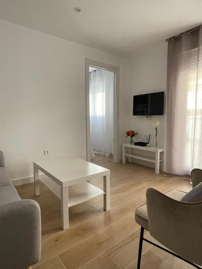 Apartamentos La Hormiga Deluxe Adra Bagian luar foto